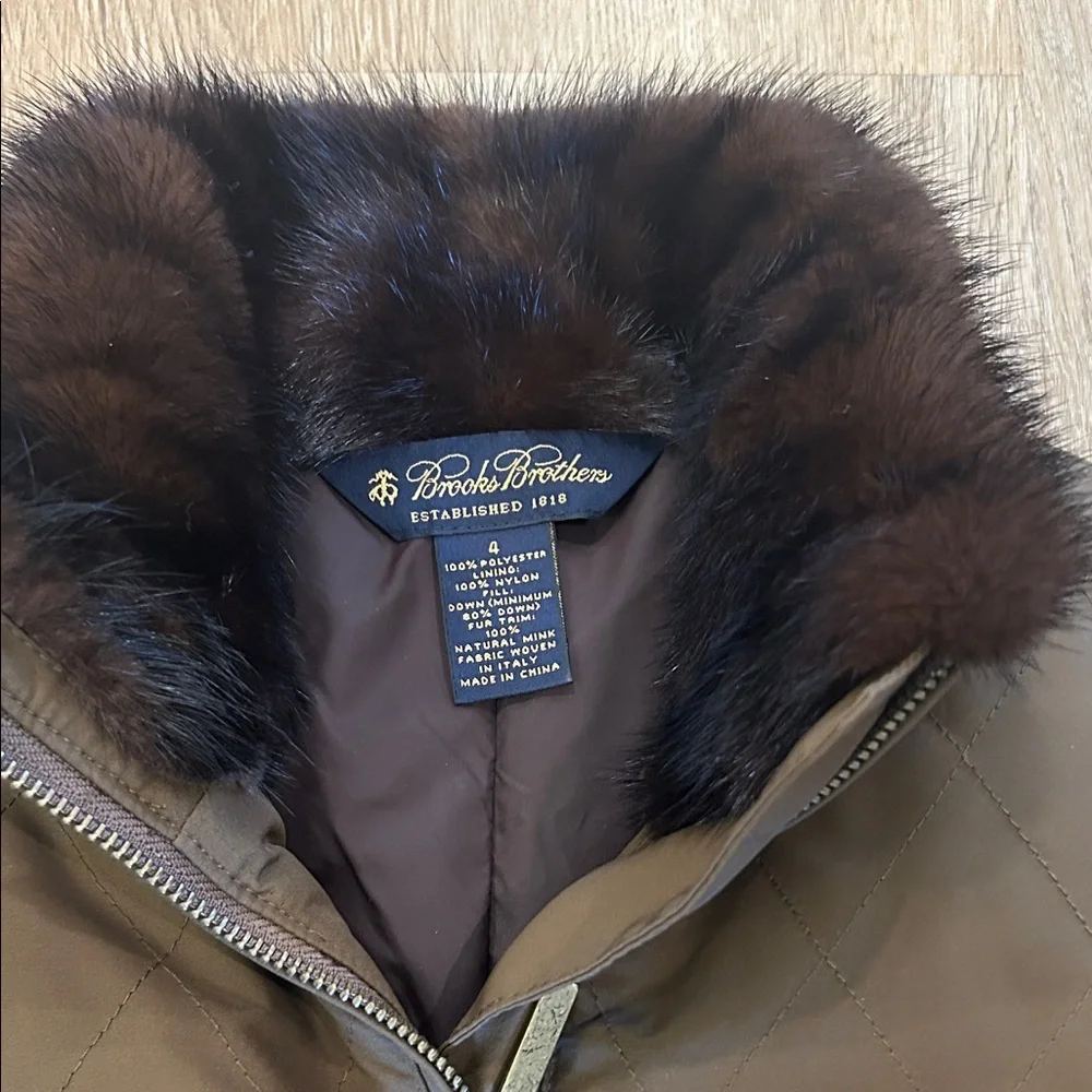 Brooks Brothers Womens Down Vest, dual tab zip with Mink lined collar  Size 4 - Picture 2 of 9